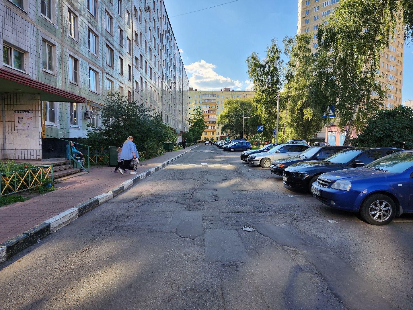 раменское, дороги, новые дорожные знаки у дома 19 на улице красноармейской,