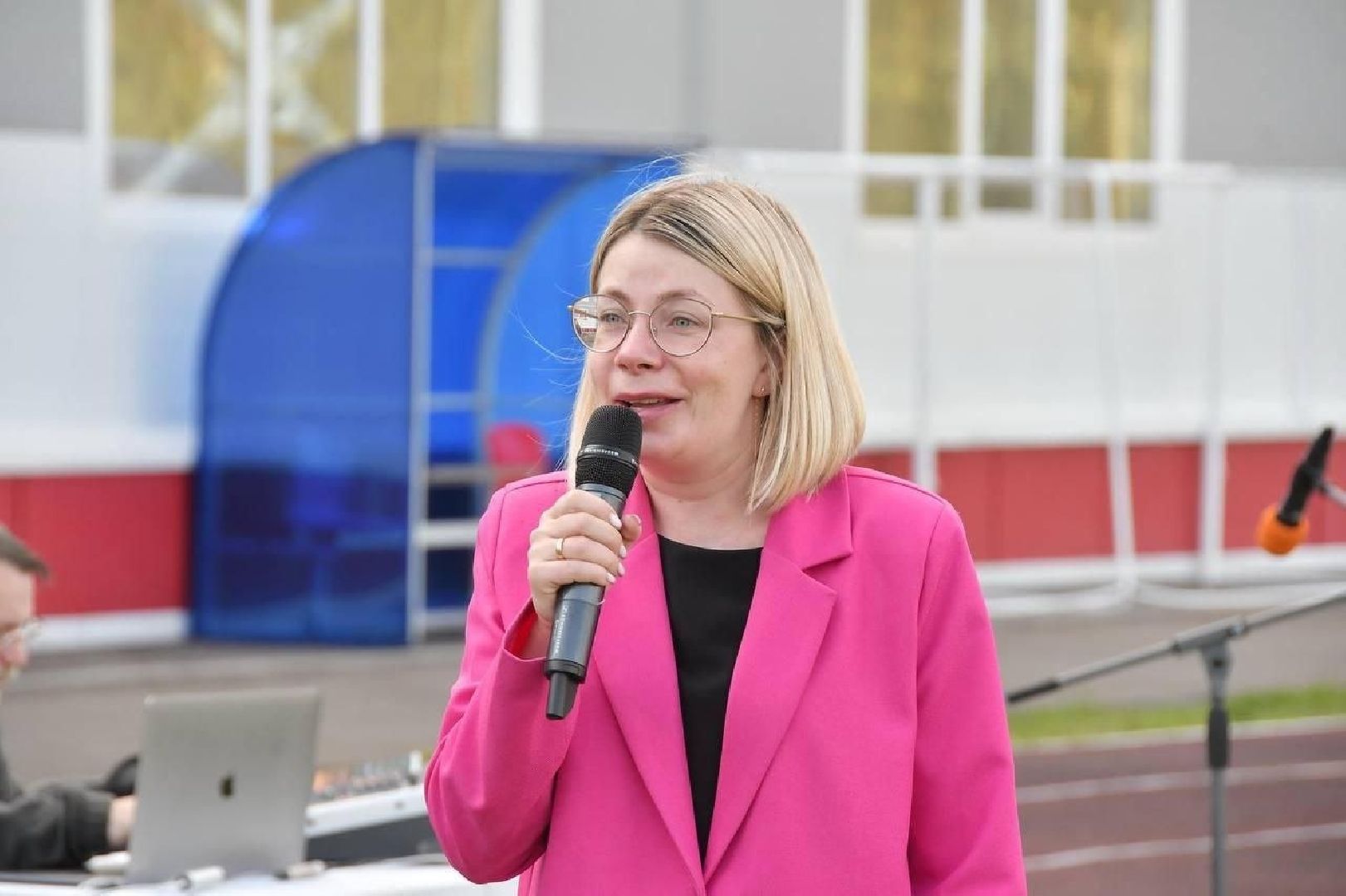 праздник двора, микрорайон спортивный, власиха ул Маршала Жукова, чествование юбиляров, семьи с особенными детьми, Год семьи, президент рф, президент путин,