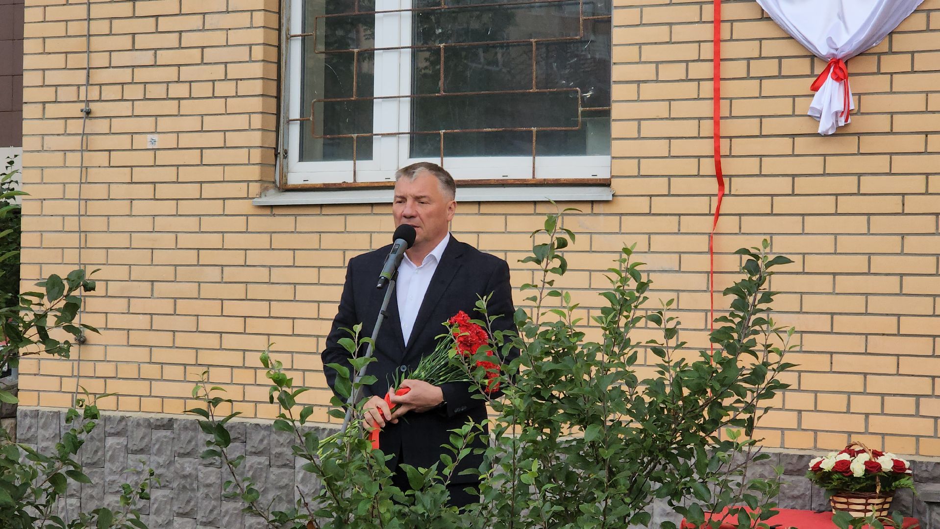 Александр Крутов, заслуженный летчик-испытатель рф, герой россии, мемориальная доска, митинг, ЛИИ, Школа летчиков-испытателей,