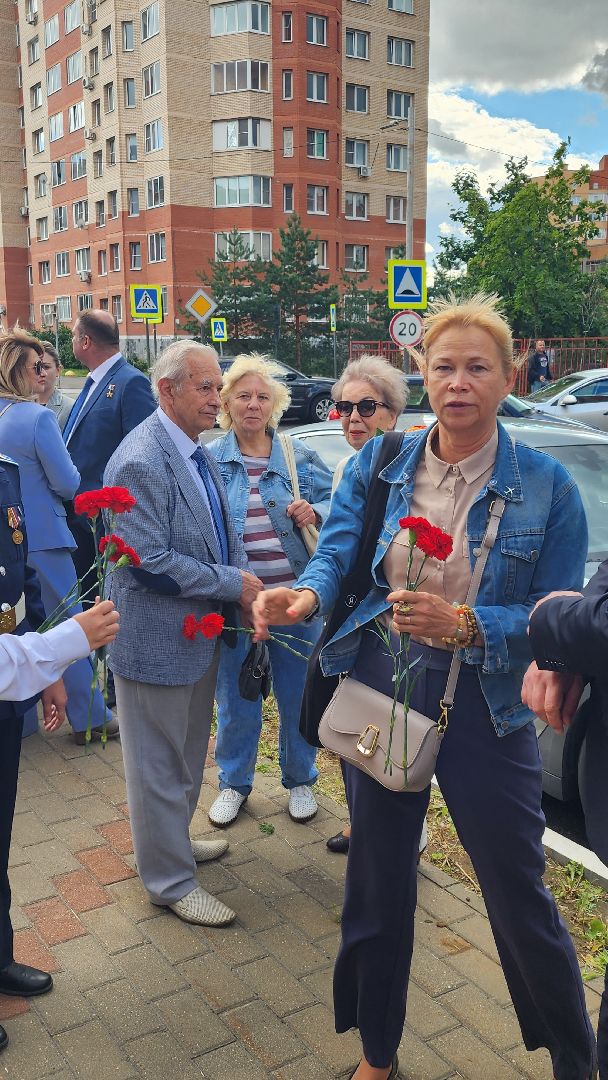 Александр Крутов, заслуженный летчик-испытатель рф, герой россии, мемориальная доска, митинг, ЛИИ, Школа летчиков-испытателей,