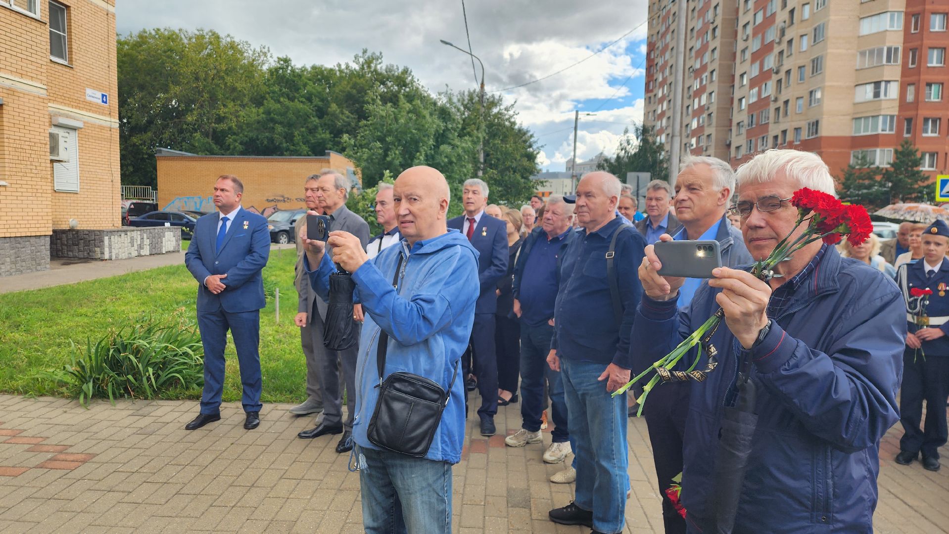 Александр Крутов, заслуженный летчик-испытатель рф, герой россии, мемориальная доска, митинг, ЛИИ, Школа летчиков-испытателей,