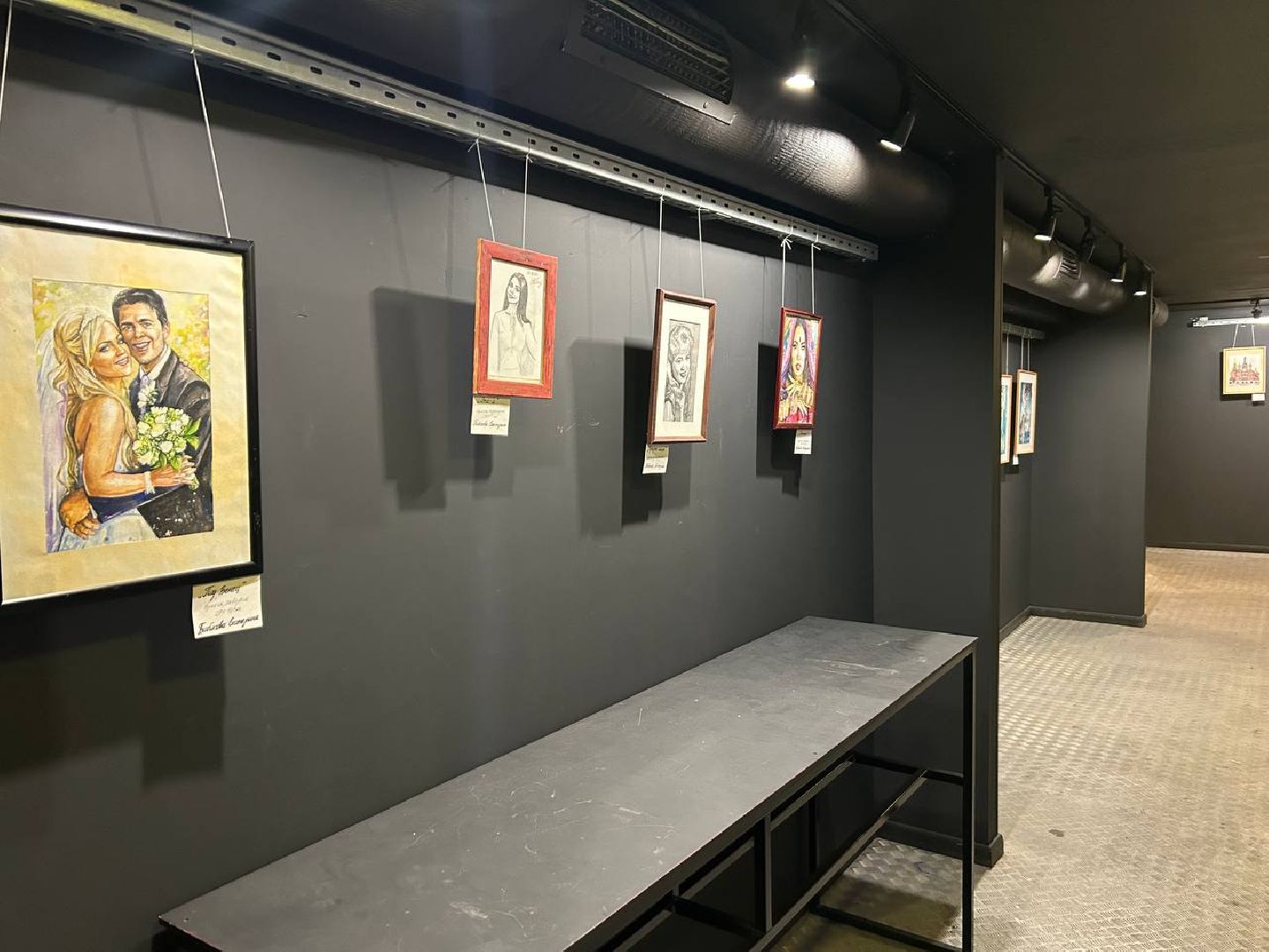 выставка домодедовской художницы, Центр Победа, Портреты, море, цветы,