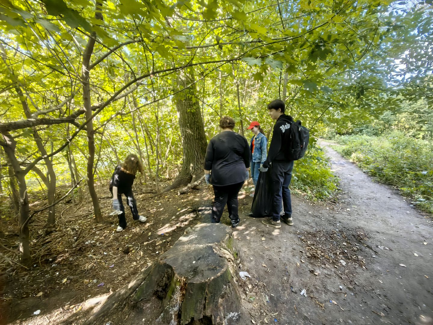 трудовые бригады, уборка территории, мешки мусора, подростки, прибрежные зоны, щёлково,