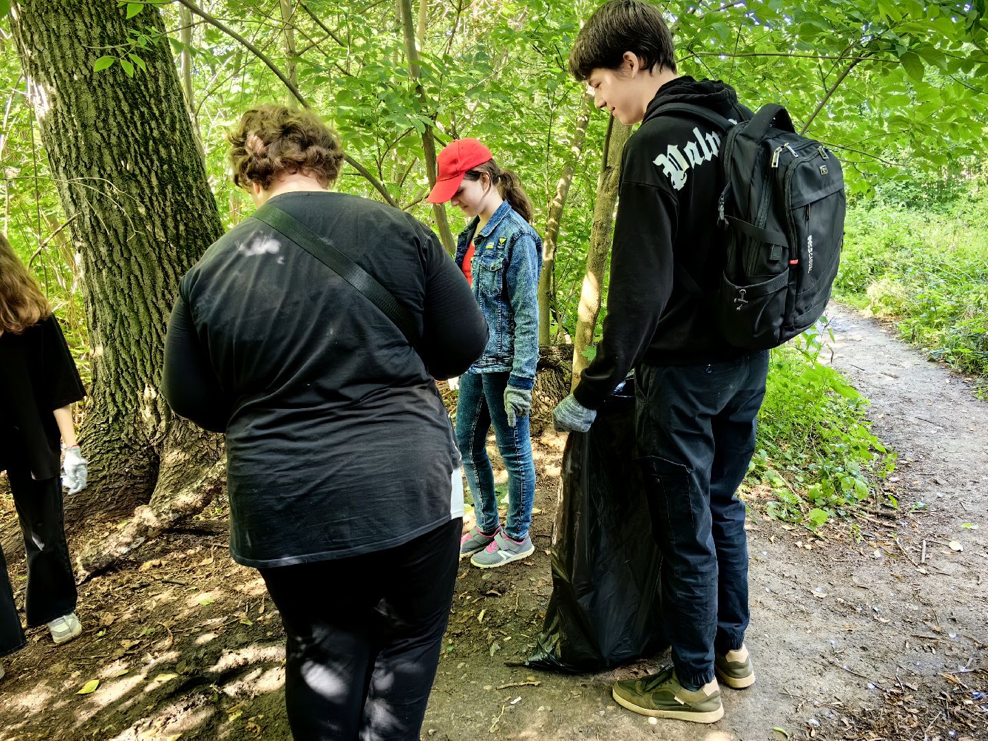 трудовые бригады, уборка территории, мешки мусора, подростки, прибрежные зоны, щёлково,