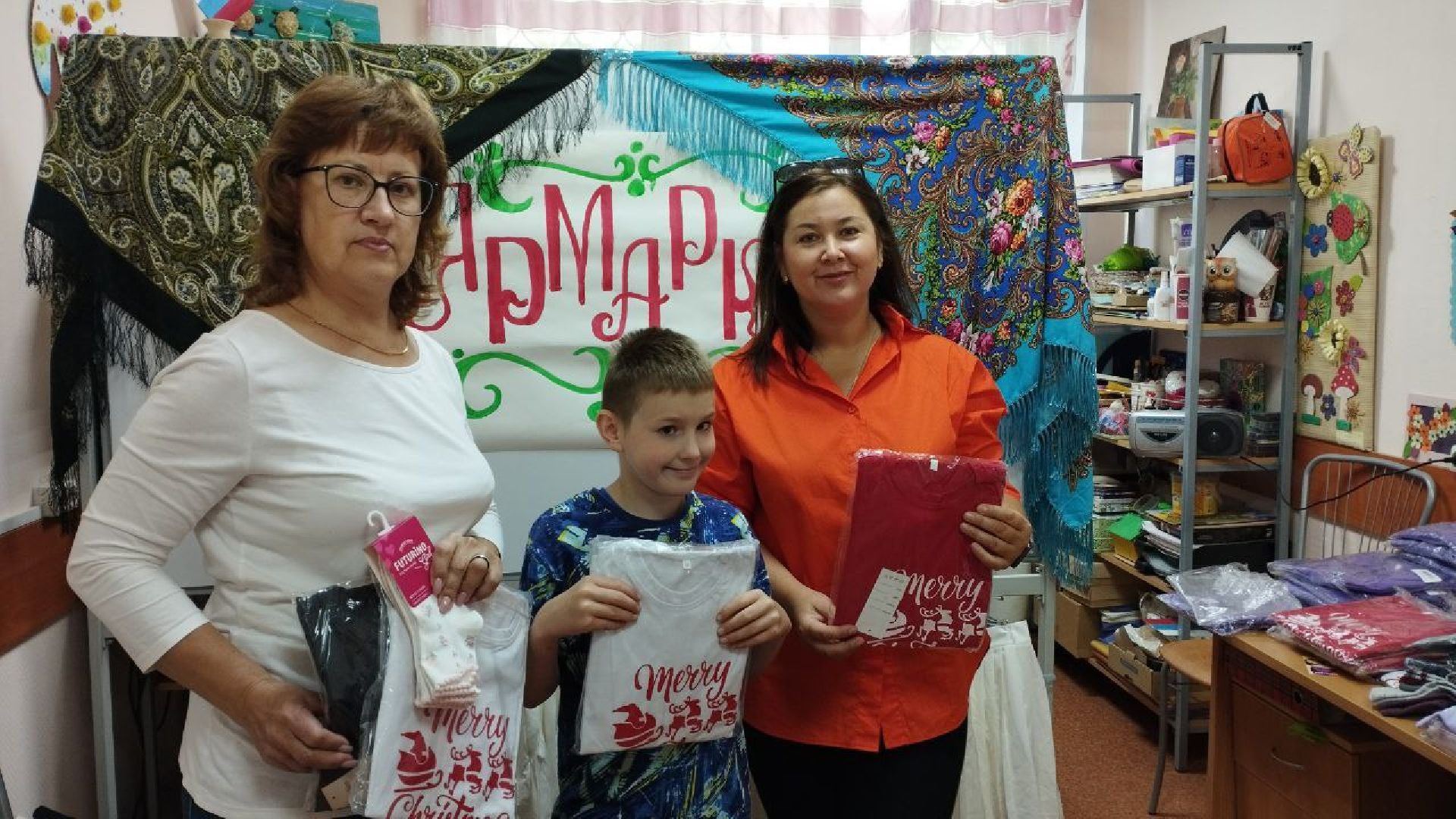 ивантеевка, благотворители, благотворительная ярмарка, малообеспеченные семьи, многодетные семьи, дети с овз, подарки детям,