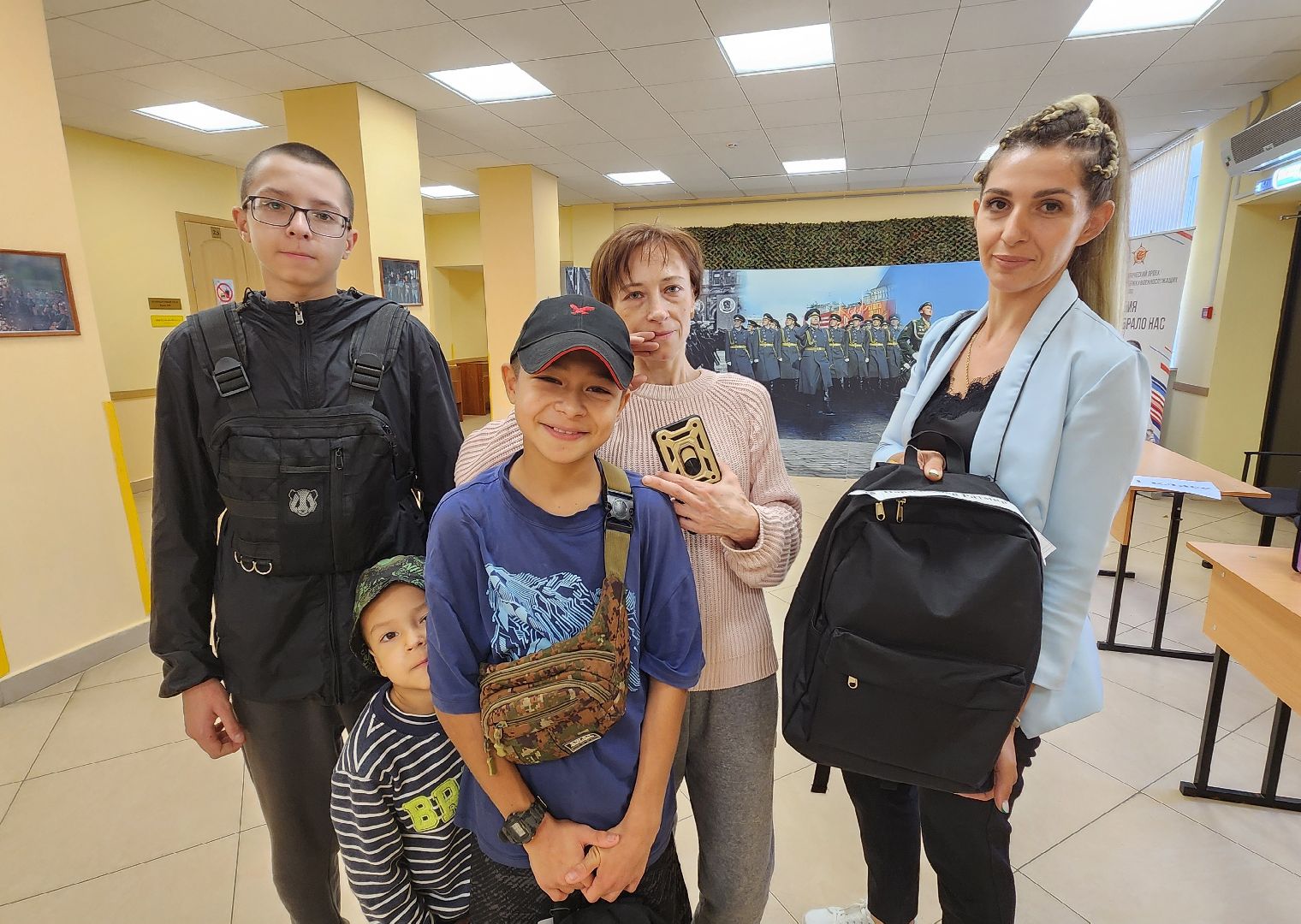 Солнечногорск, благотворительая акция, собери ребёнка в школу, комиссия по делам несовершеннолетних, скоро в школу,