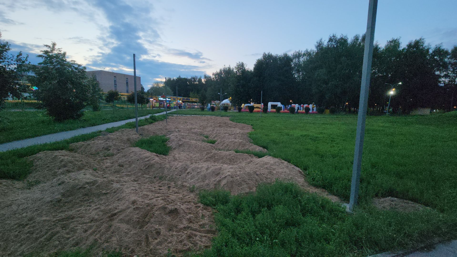 долгопрудный, центральный парк, урны, пешеходная дорожка, волейбол,