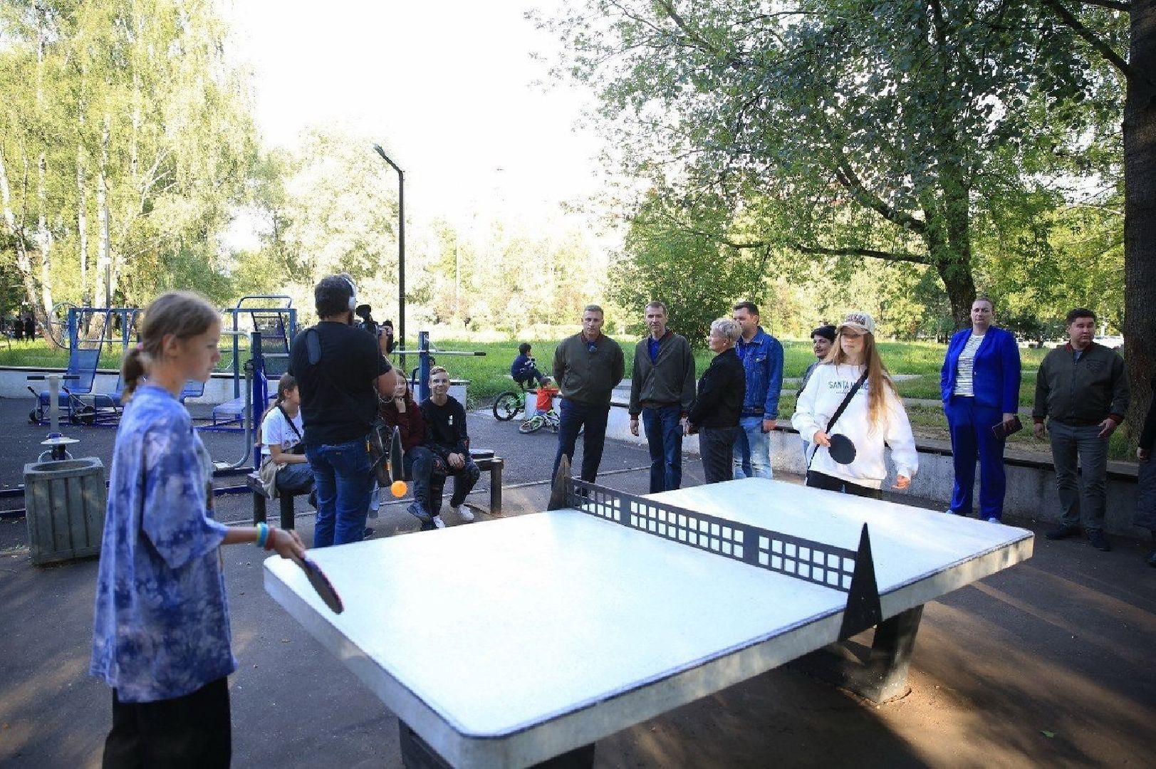 долгопрудный, центральный парк, урны, пешеходная дорожка, волейбол,