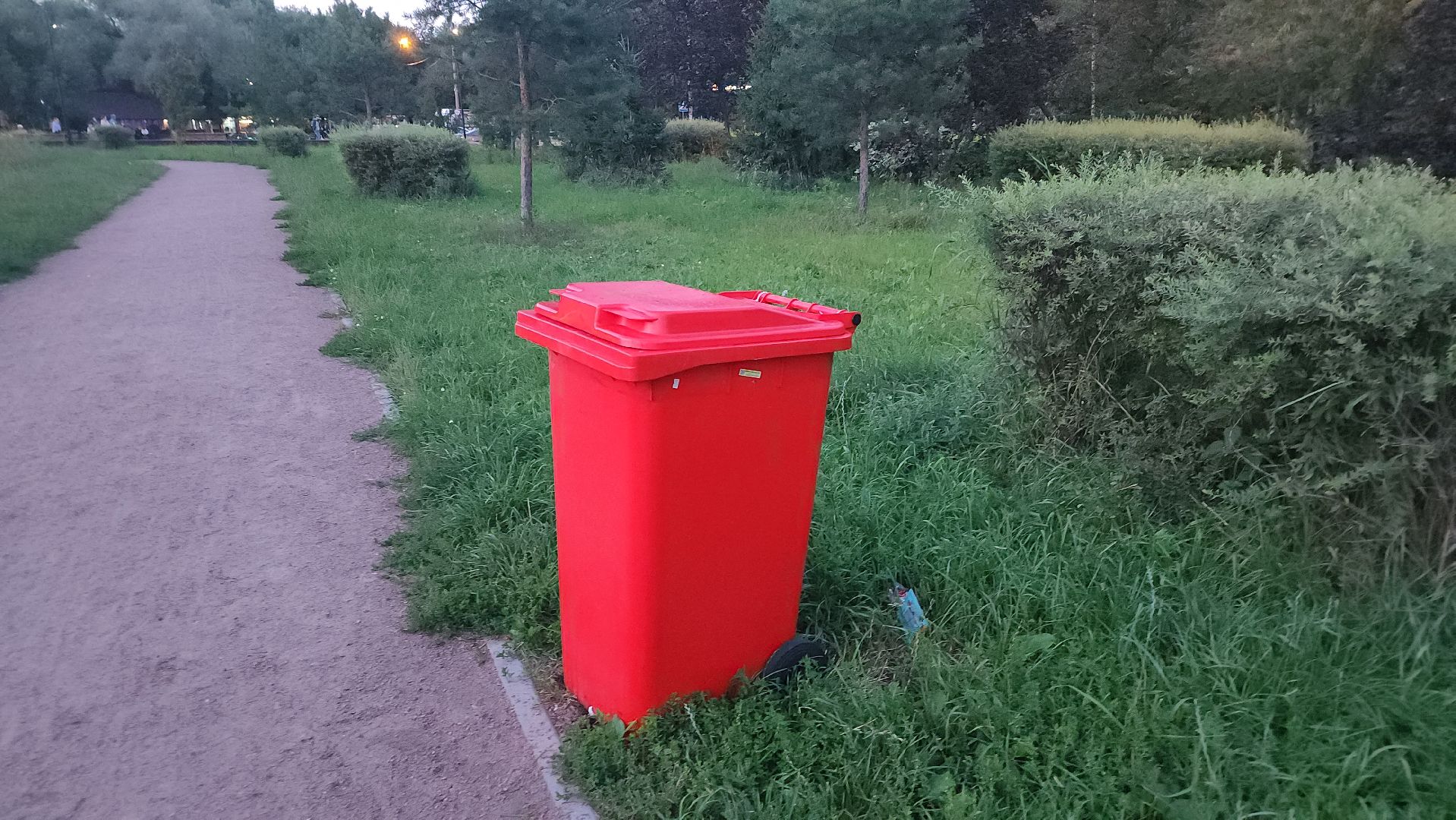 долгопрудный, центральный парк, урны, пешеходная дорожка, волейбол,