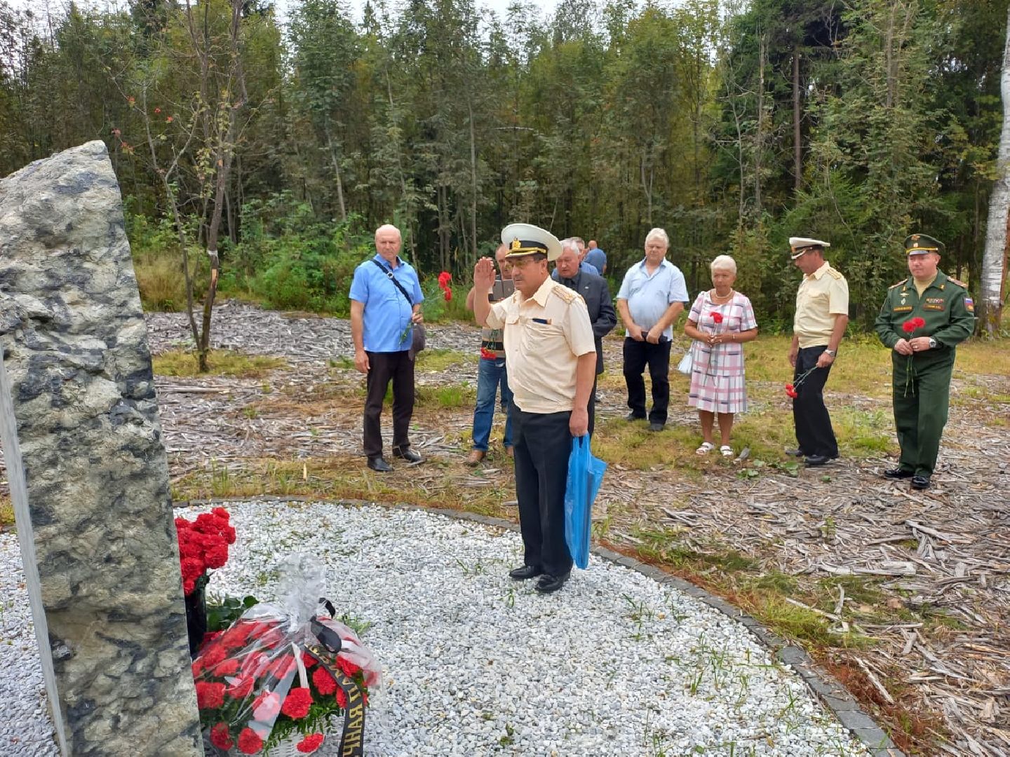 Подольск, Ветераны Вооружнных сил РФ, Летчик-испытатель, Куимов,возложение цветов,