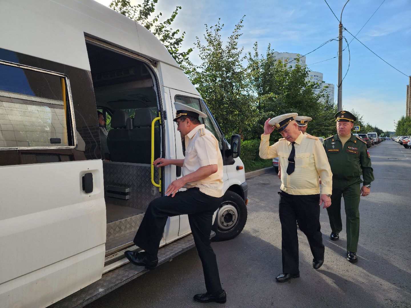 Подольск, Ветераны Вооружнных сил РФ, Летчик-испытатель, Куимов,возложение цветов,