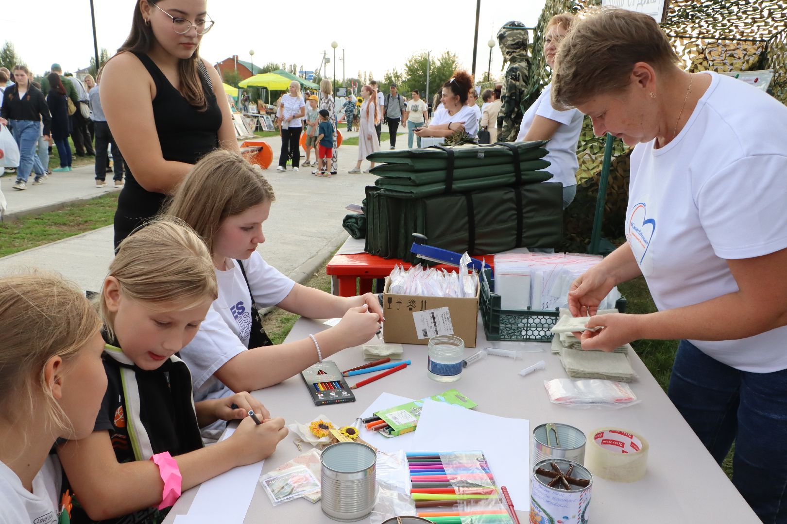 серебряные пруды, 100 лет серебряно-прудскому району, день города 2024, парк серебряный, волонтерский центр, своихнебросаем, помощь фронту,