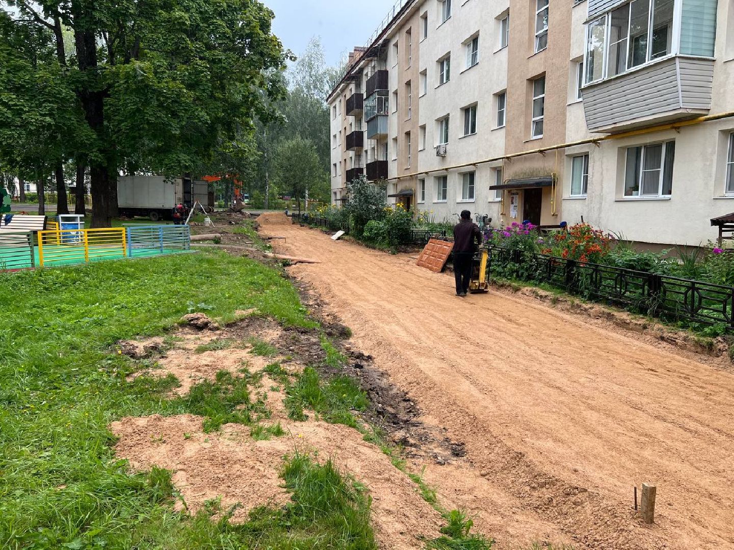 бригада, городской округ восход, асфальт, парковки, благоустроенная территория,