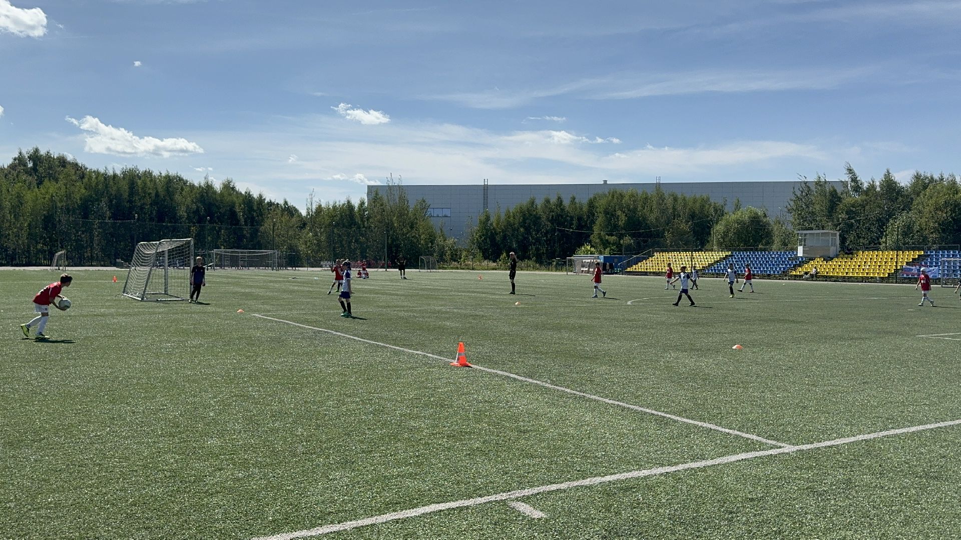 Солнечногорск, Футбол, первенство московской области, спортсмены, Спортивная школа,