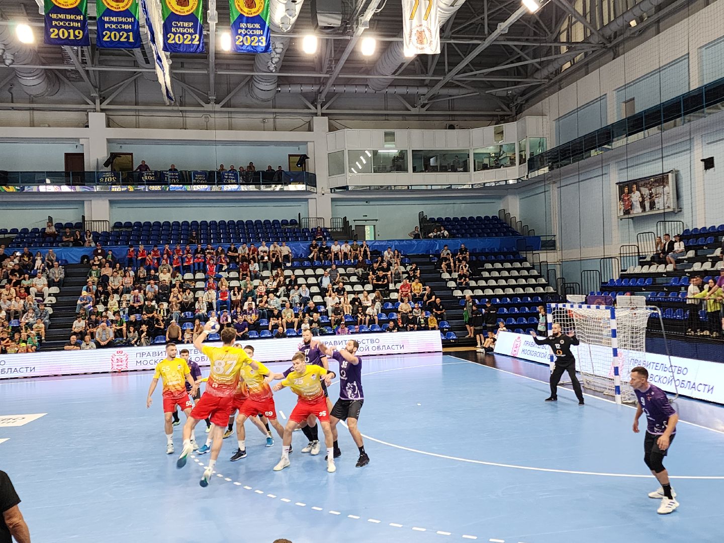 Чехов, дворец спорта Олимпийский, международный турнир по гандболу, Кубок губернатора Московской области, Чеховские медведи, победители, призеры,