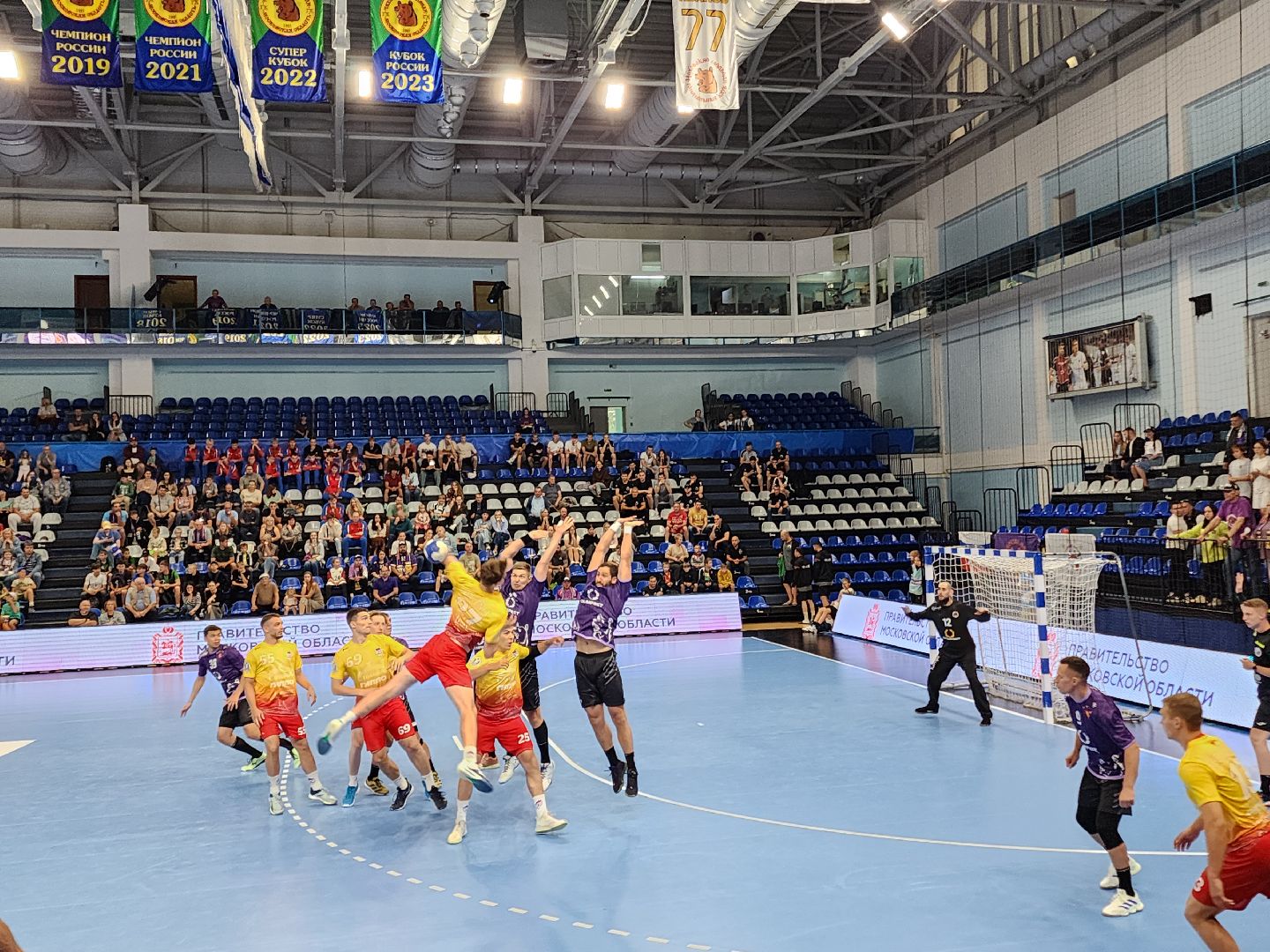Чехов, дворец спорта Олимпийский, международный турнир по гандболу, Кубок губернатора Московской области, Чеховские медведи, победители, призеры,