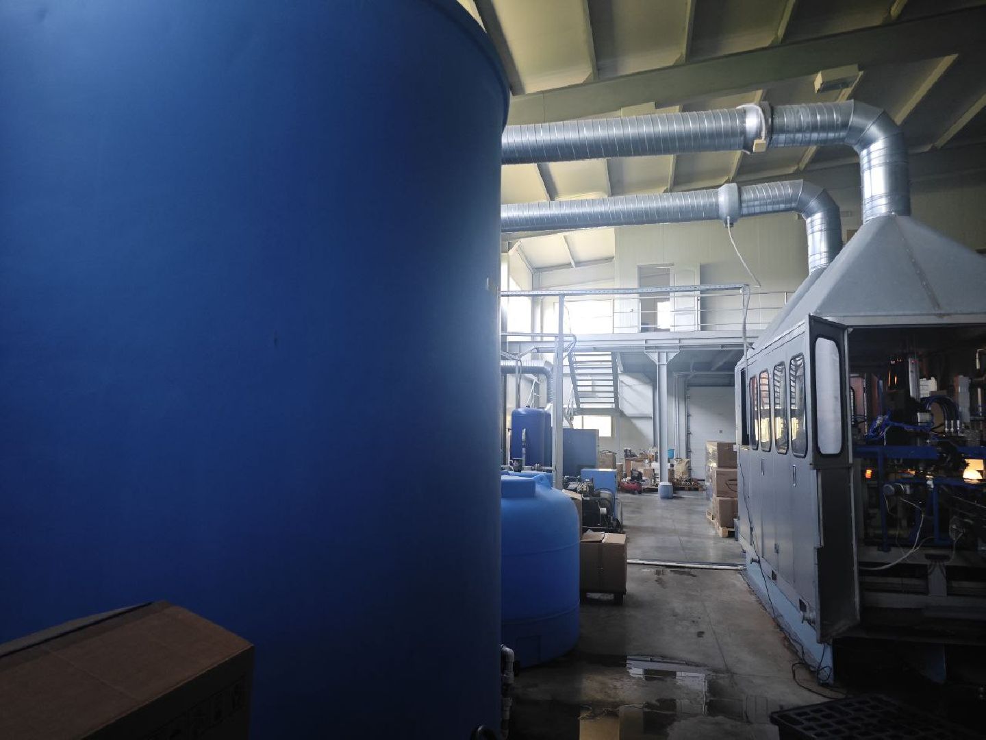 гуманитарный груз, благотворительность, вода, акция, волонтеры,