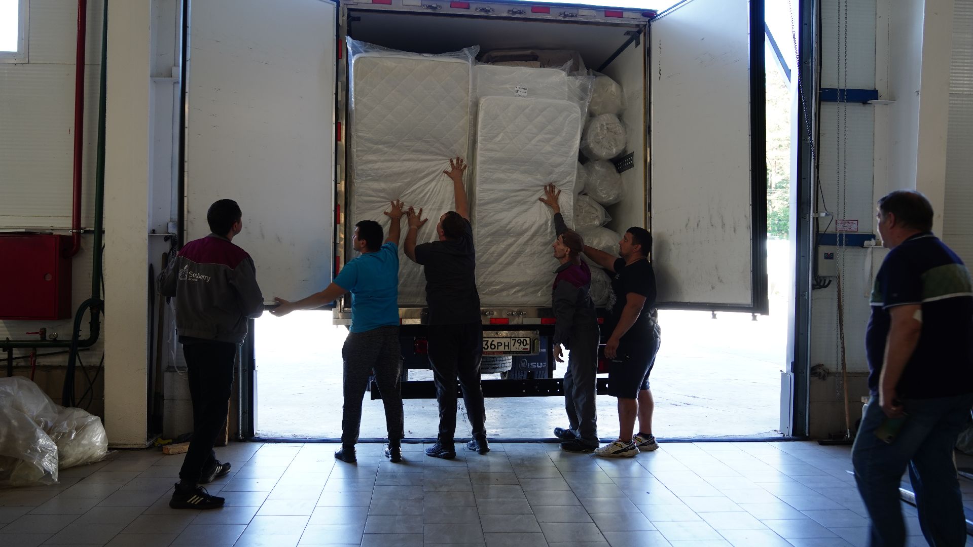 Курская область, помощь, гумпомощь, Большая Шатура, фабрика матрасов,