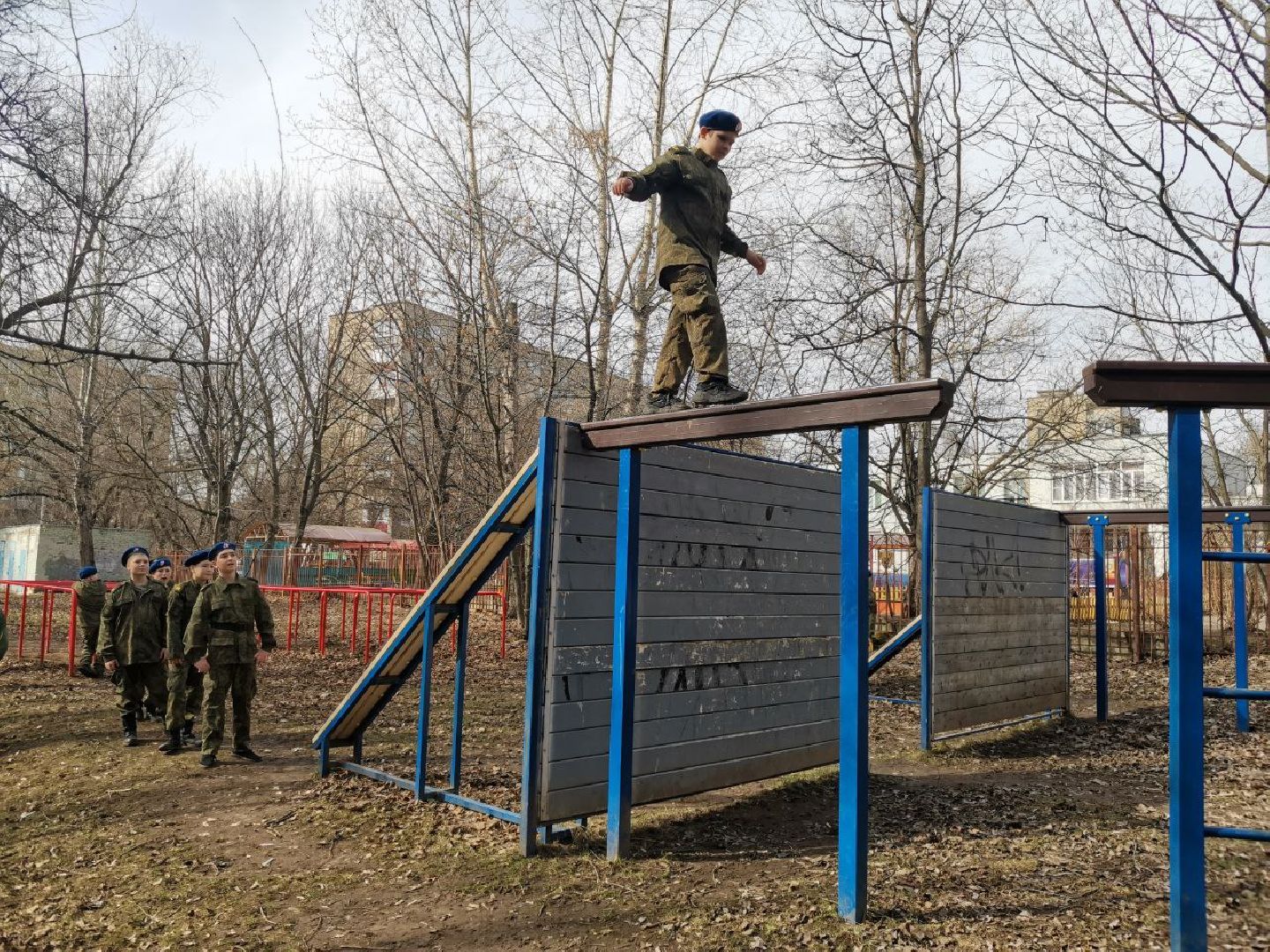 Реутов, кадеты, соревнования, школьники, полоса препятствие, физическая подготовка, военная подготовка