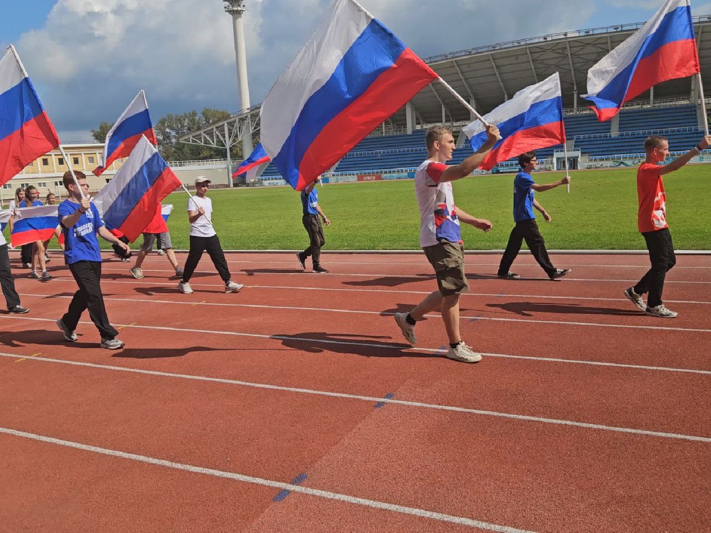 волонтеры, жуковский, флаг россии, флешмоб,