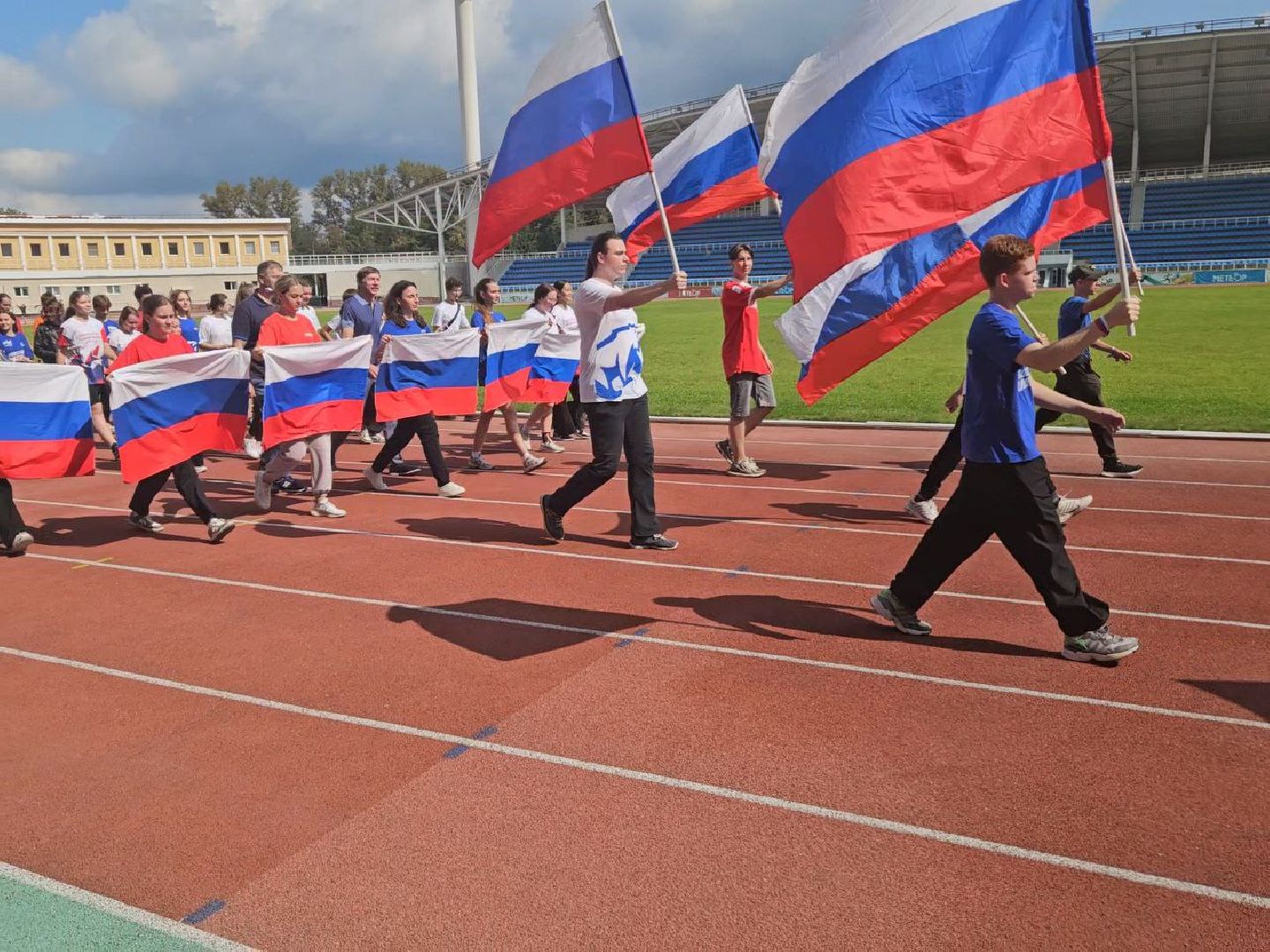 волонтеры, жуковский, флаг россии, флешмоб,