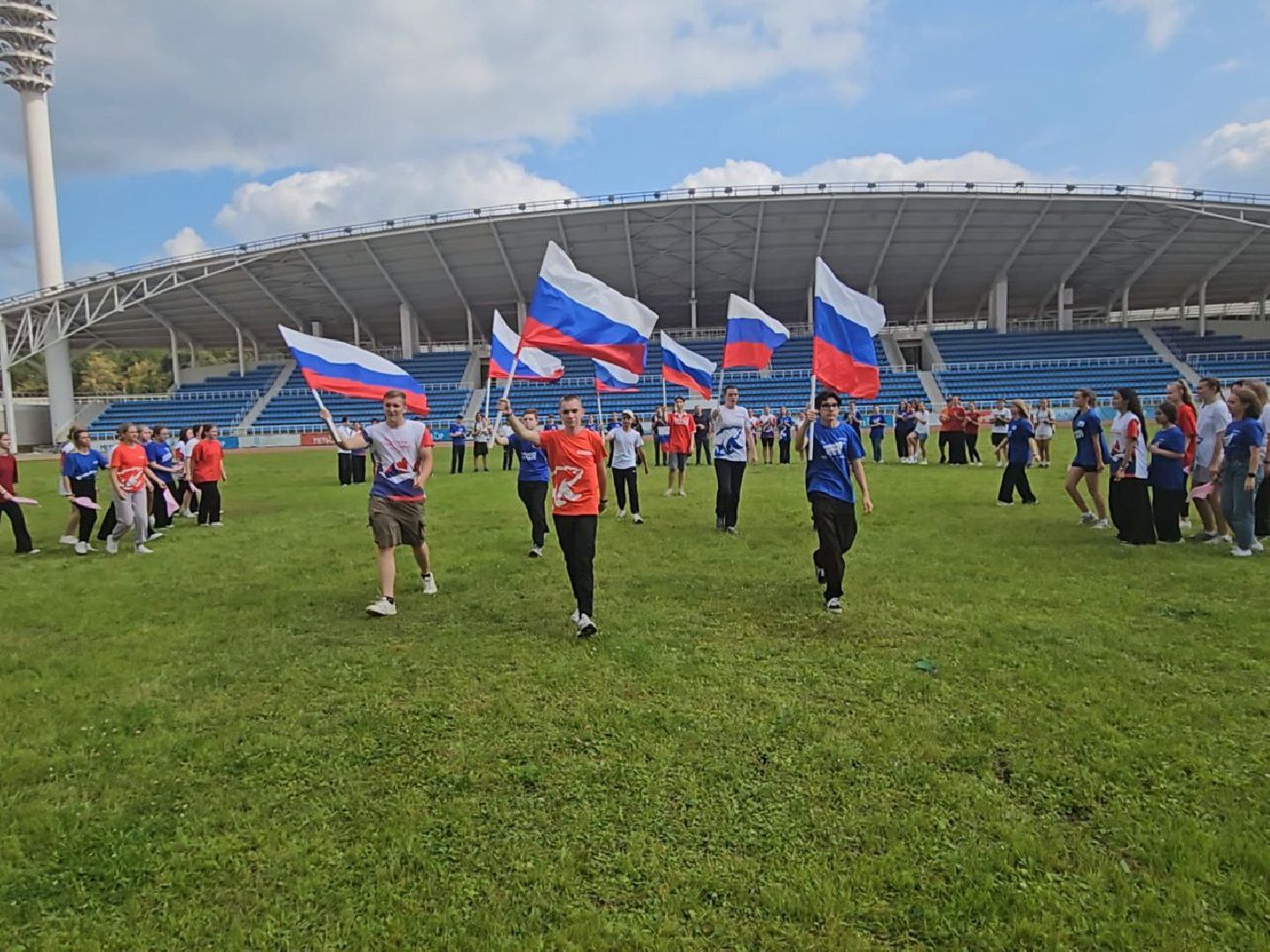 волонтеры, жуковский, флаг россии, флешмоб,