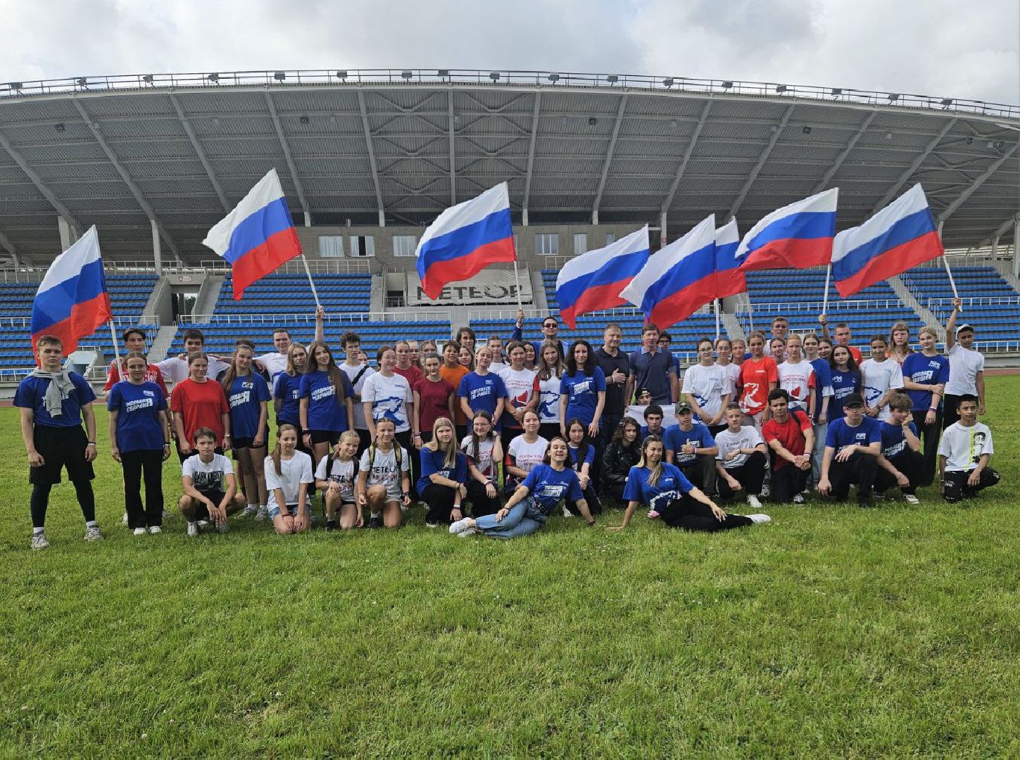 волонтеры, жуковский, флаг россии, флешмоб,