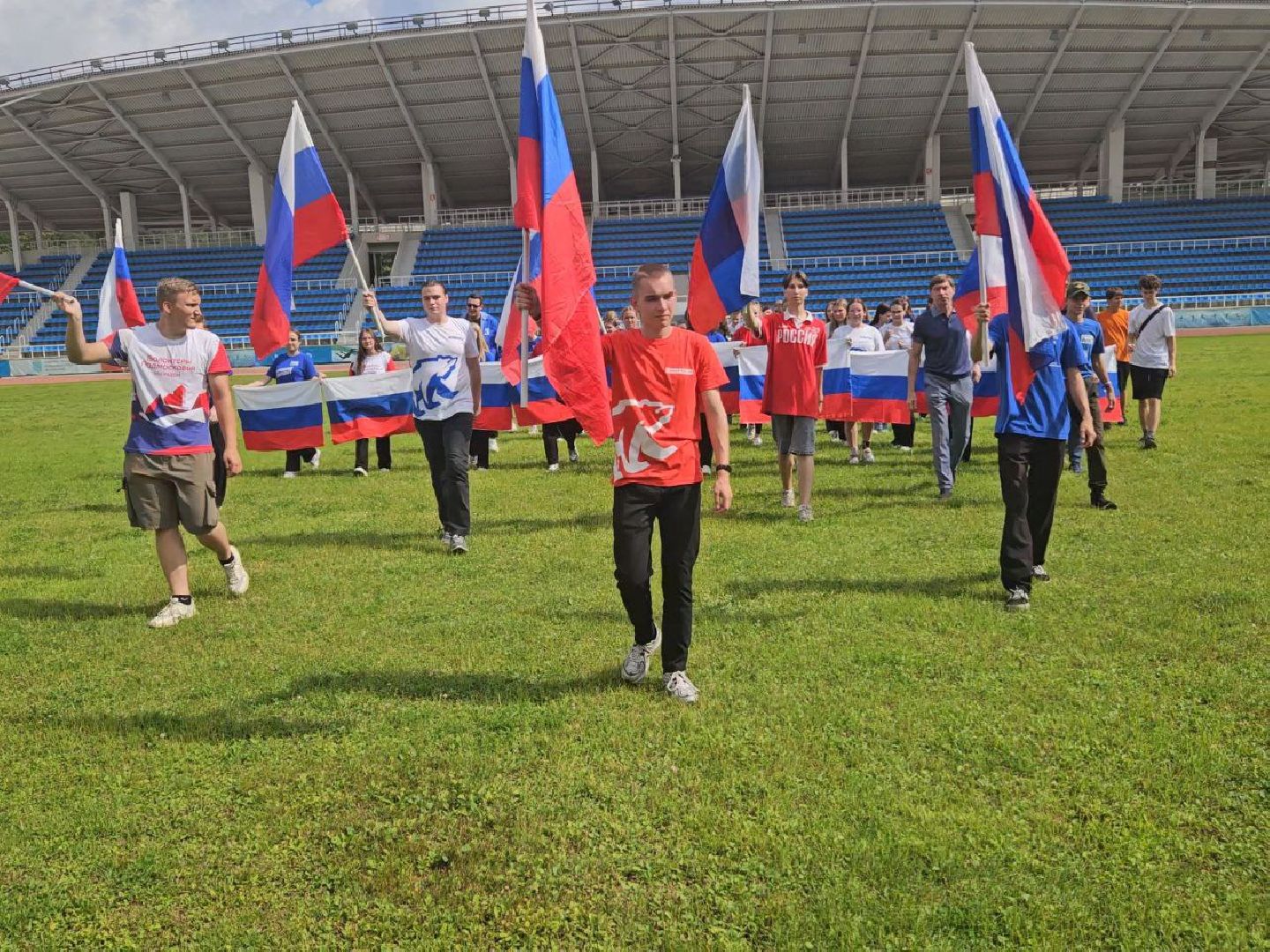 волонтеры, жуковский, флаг россии, флешмоб,