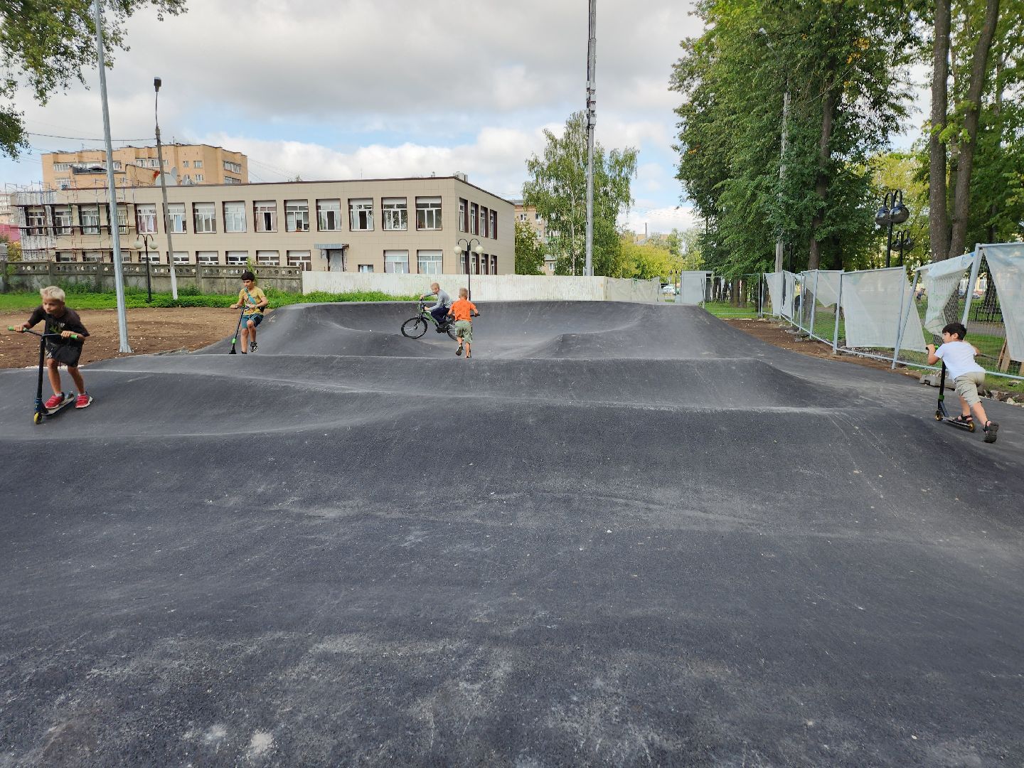 серпухов, подмосковье, строительство скейт площадки,