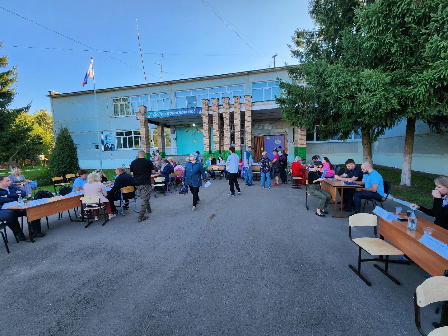 Чехов, село Стремилово, выездная администрация, встреча с жителями, обращения граждан, благоустройство, опиловка деревьев, дорожный ремонт, уличное освещение, улица Луговая,