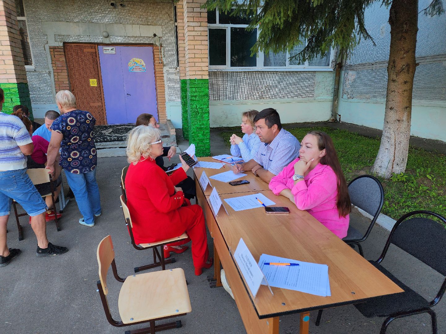 Чехов, село Стремилово, выездная администрация, встреча с жителями, обращения граждан, благоустройство, опиловка деревьев, дорожный ремонт, уличное освещение, улица Луговая,