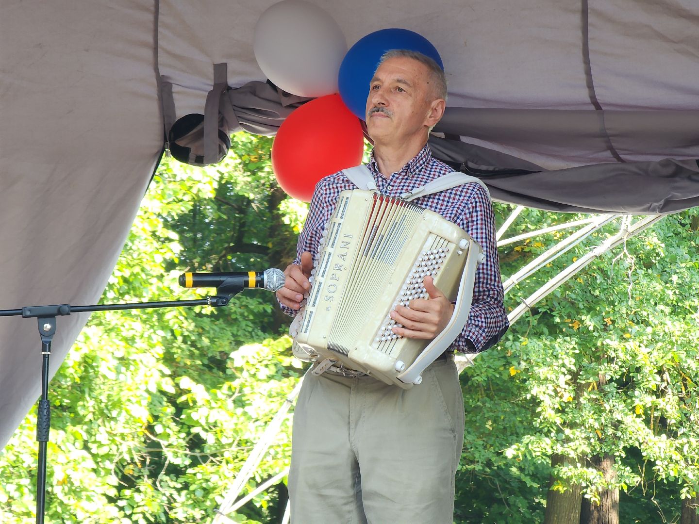 флаг россии, день флага, день флага россии, парк городок, руза, рузский городской округ, праздник,