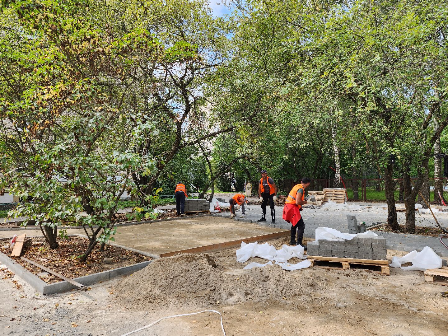 Дубна, Благоустройство, Гимназия, Укладка плитки, жилье и городская среда,