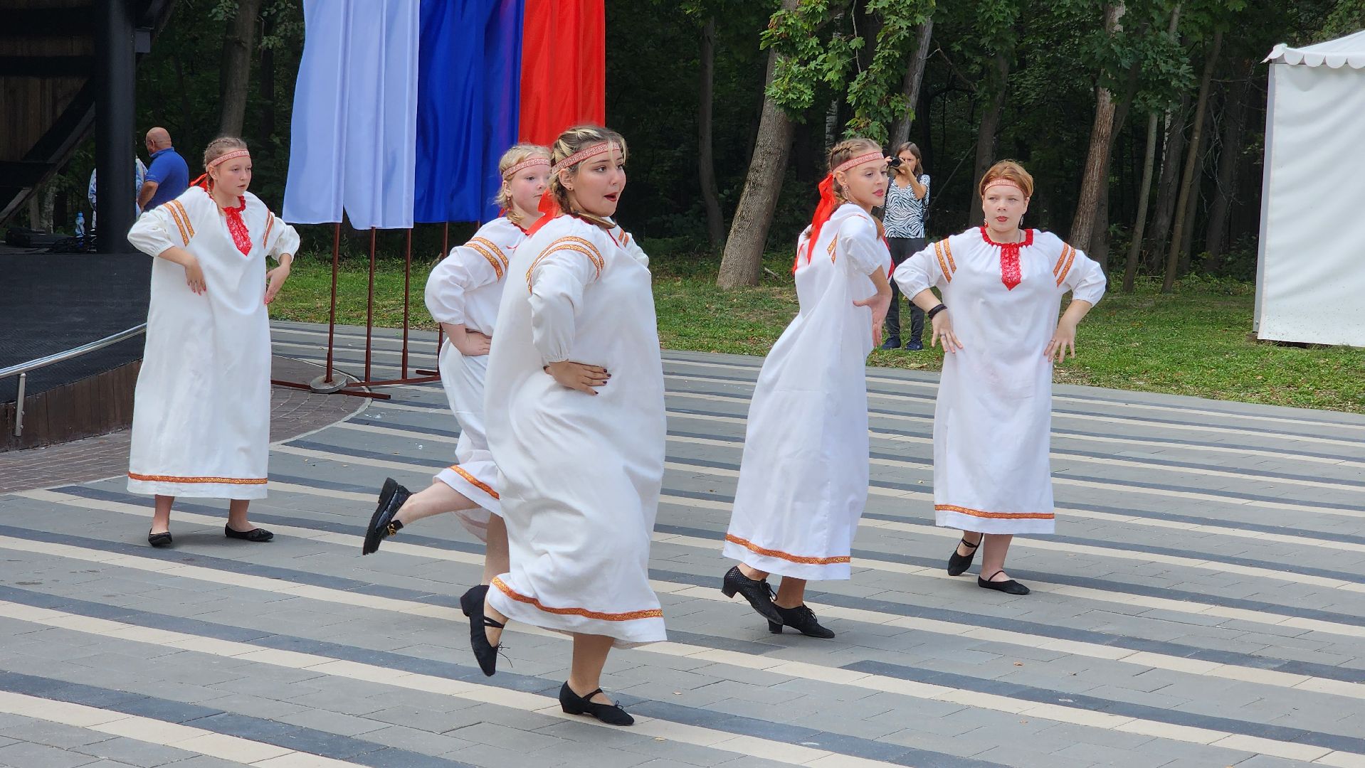 кашира, парк, праздник, день государственного флага, концерт,