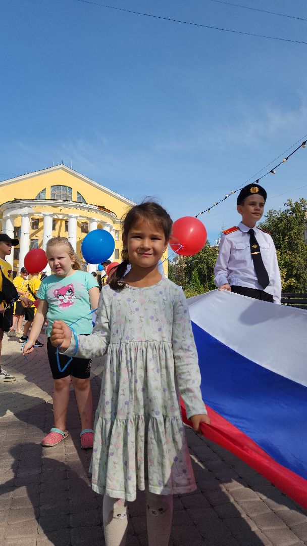 день флага, день флага россии, автопробег, автопробег с государственными флагами, электросталь, жители города, мой город, акция, патриотическая акция,