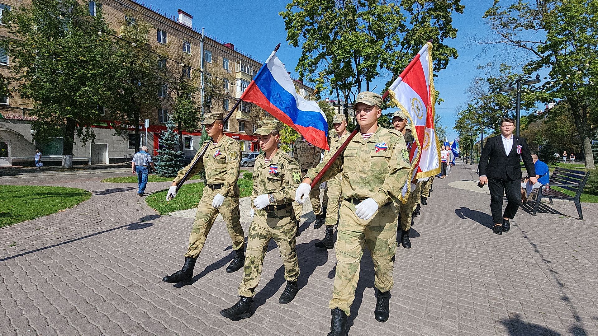 день флага, день флага россии, автопробег, автопробег с государственными флагами, электросталь, жители города, мой город, акция, патриотическая акция,