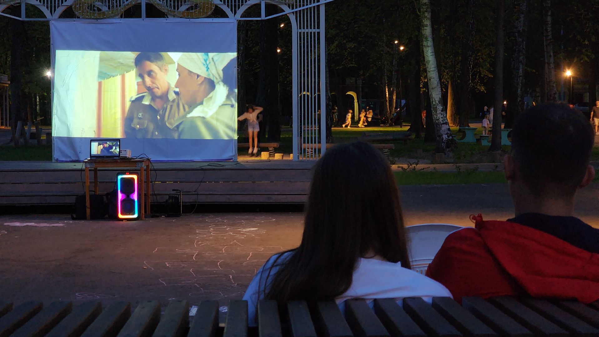 ступино, день государственного флага россии, ночной кинопоказ, кинопарк,