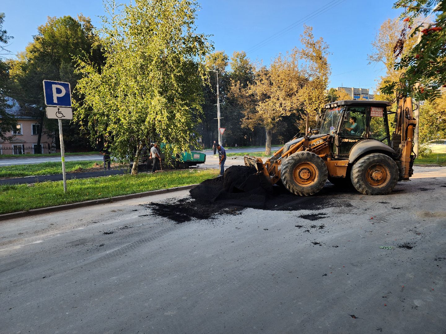 Чехов, улица Чехова, строительство тротуара, пешеходные дорожки, дорожный ремонт, укладка асфальта, нацпроект безопасные и качественные автодороги,