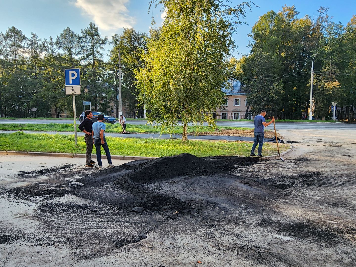 Чехов, улица Чехова, строительство тротуара, пешеходные дорожки, дорожный ремонт, укладка асфальта, нацпроект безопасные и качественные автодороги,