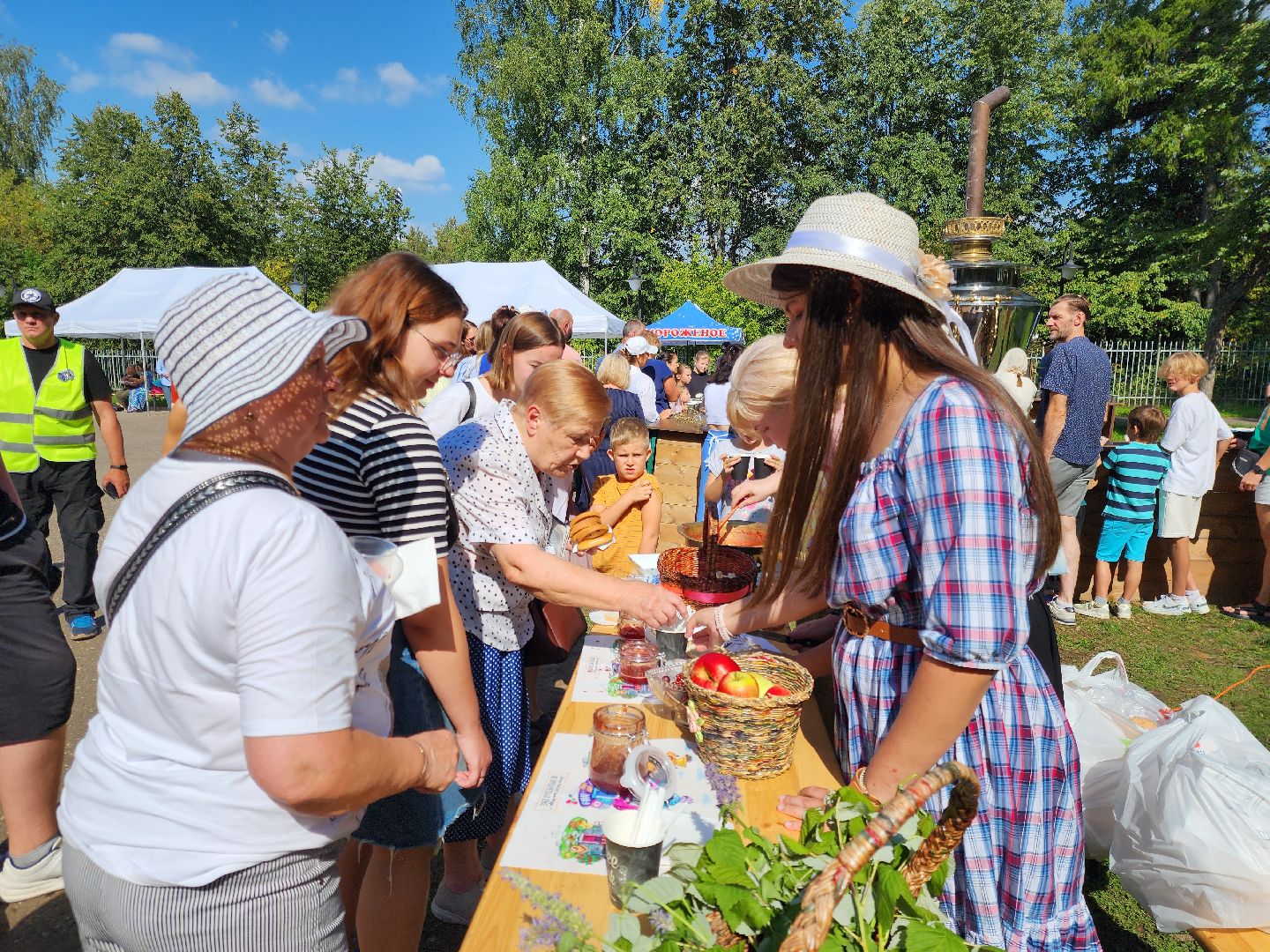 ногинск, жители, самовар, чаепитие, фестиваль, общество, глуховский парк,