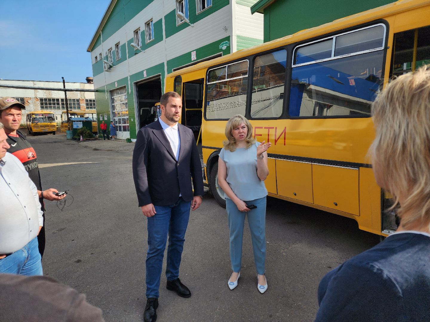 Чехов, школьные автобусы, приемка, проверка, техосмотр, техническое обслуживание, маршруты, подвоз школьников, начальник управления образования Ирина Заболотнева, глава округа Михаил Собакин,