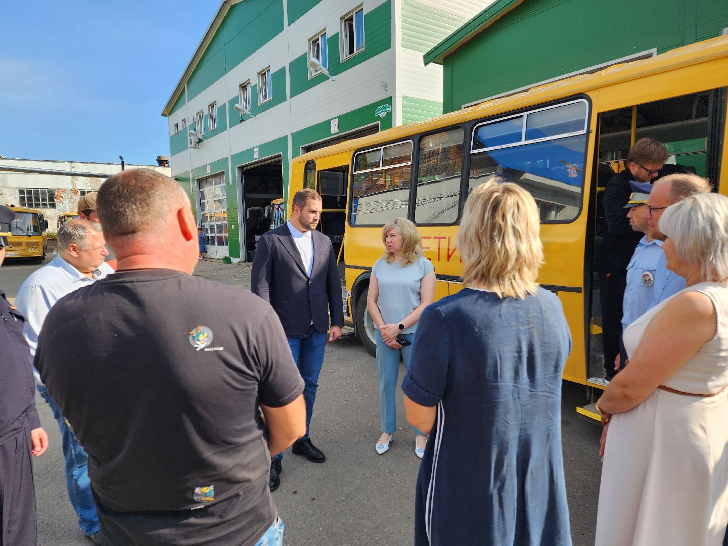 Чехов, школьные автобусы, приемка, проверка, техосмотр, техническое обслуживание, маршруты, подвоз школьников, начальник управления образования Ирина Заболотнева, глава округа Михаил Собакин,