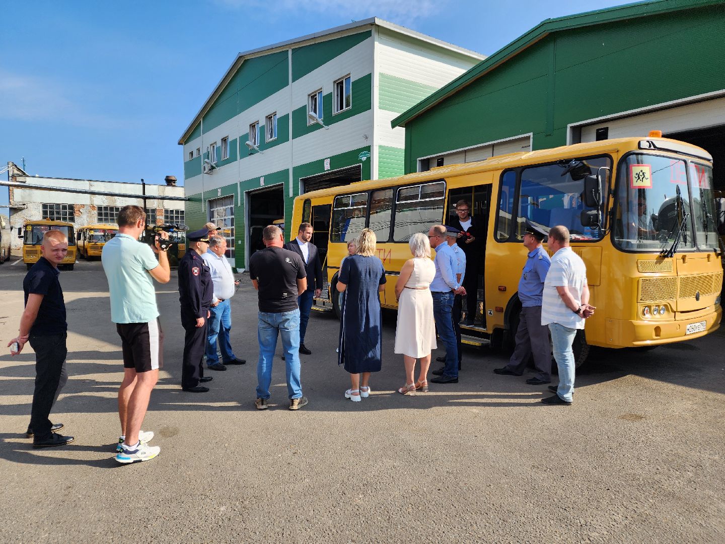 Чехов, школьные автобусы, приемка, проверка, техосмотр, техническое обслуживание, маршруты, подвоз школьников, начальник управления образования Ирина Заболотнева, глава округа Михаил Собакин,