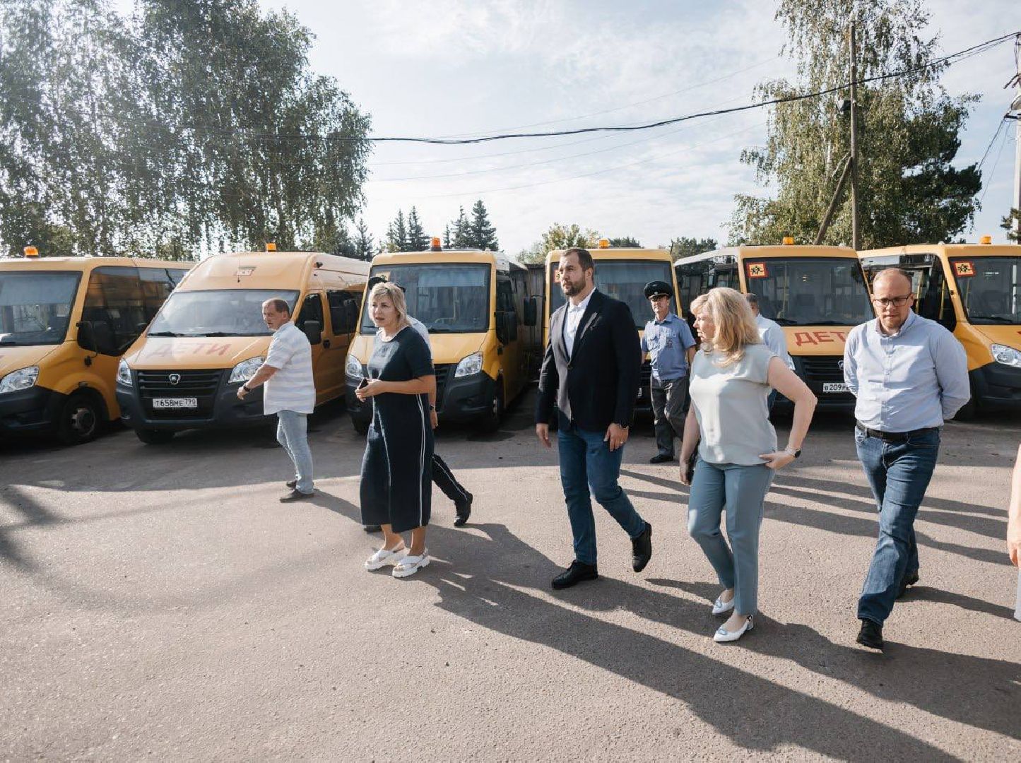 Чехов, школьные автобусы, приемка, проверка, техосмотр, техническое обслуживание, маршруты, подвоз школьников, начальник управления образования Ирина Заболотнева, глава округа Михаил Собакин,