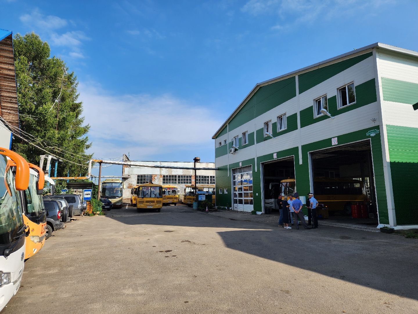 Чехов, школьные автобусы, приемка, проверка, техосмотр, техническое обслуживание, маршруты, подвоз школьников, начальник управления образования Ирина Заболотнева, глава округа Михаил Собакин,