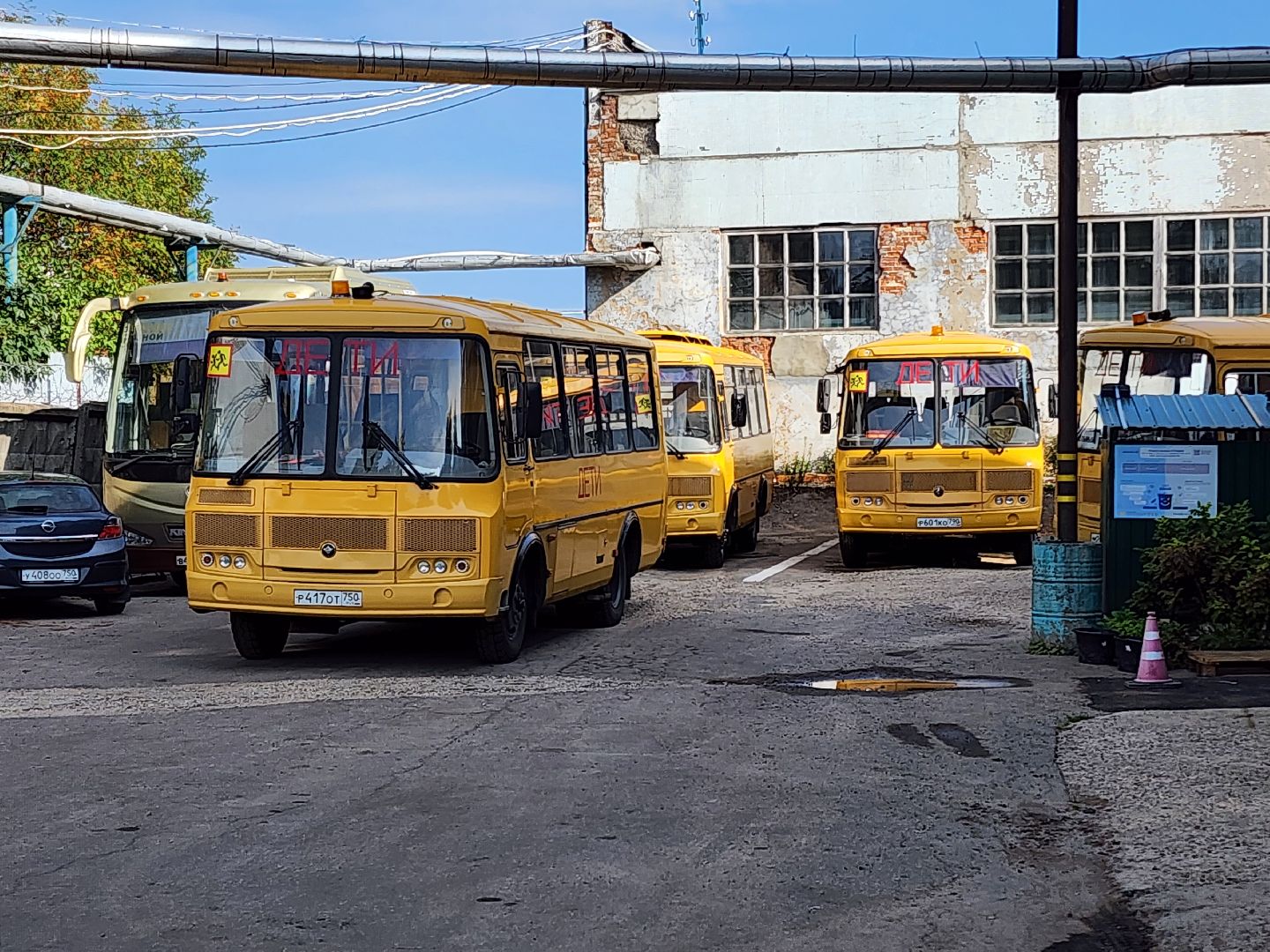Чехов, школьные автобусы, приемка, проверка, техосмотр, техническое обслуживание, маршруты, подвоз школьников, начальник управления образования Ирина Заболотнева, глава округа Михаил Собакин,