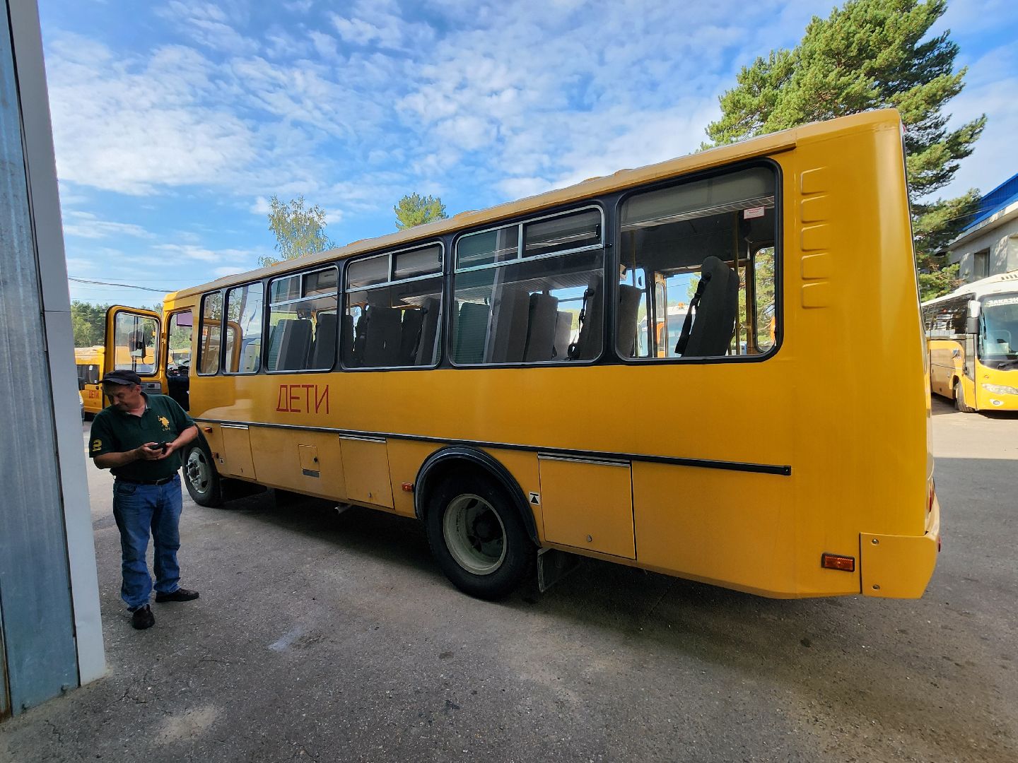Чехов, школьные автобусы, приемка, проверка, техосмотр, техническое обслуживание, маршруты, подвоз школьников, начальник управления образования Ирина Заболотнева, глава округа Михаил Собакин,