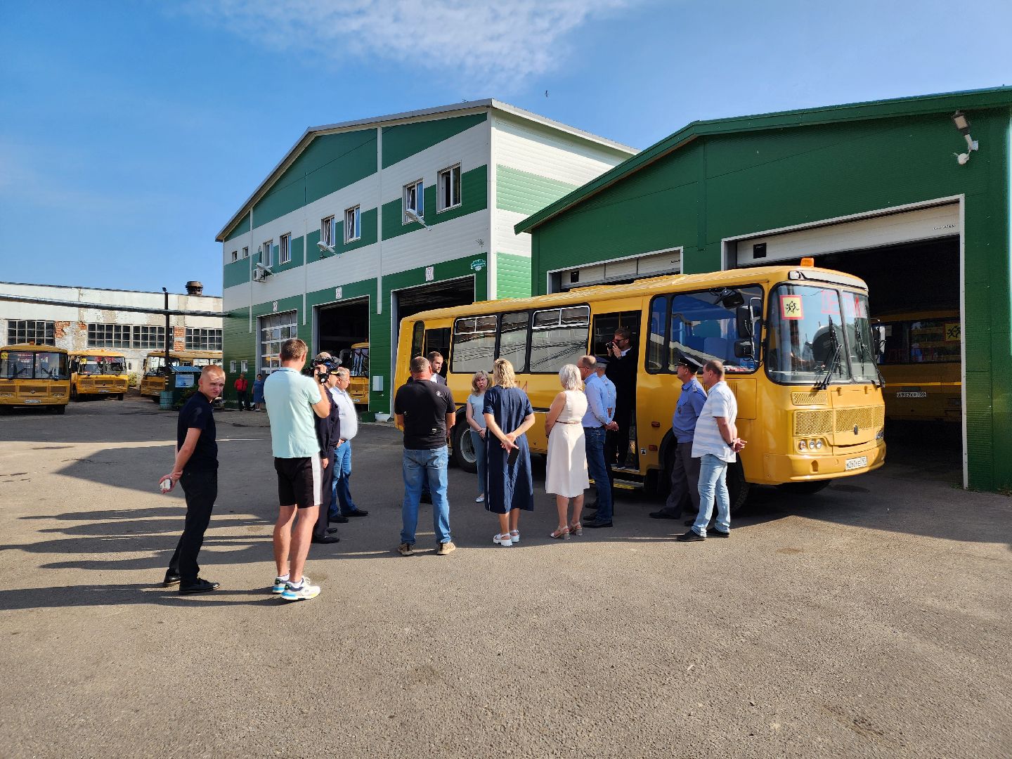 Чехов, школьные автобусы, приемка, проверка, техосмотр, техническое обслуживание, маршруты, подвоз школьников, начальник управления образования Ирина Заболотнева, глава округа Михаил Собакин,