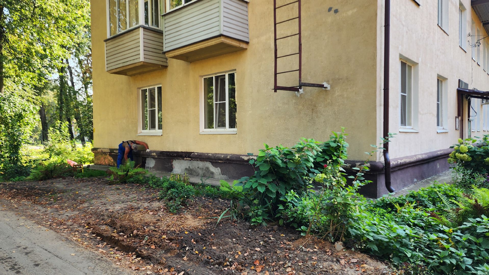 Бронницы, Покраска цоколя, Подготовка домов к зимнему периоду, Бронницкая управлябщая компания,