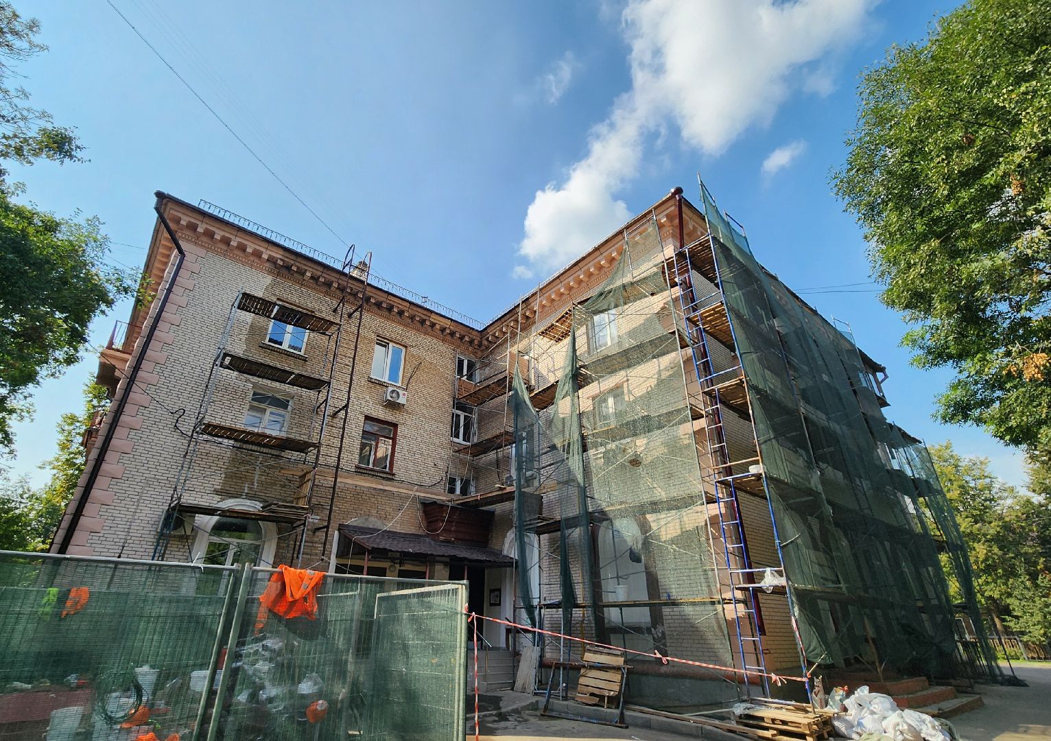 капремонт, ремонта фасадов мкд, ремонт фасада дома, видное, школьная улица, ленинский округ, региональная программа капремонта,